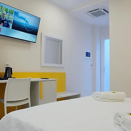 Couette-café Aida 4*